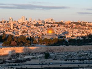 Jerusalem, The Old City in golden light.
free_israel_photos_jerusalem_oldcity_1024.jpg